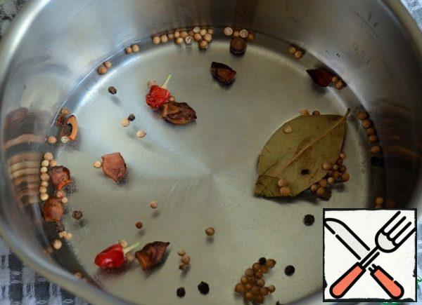 Boil 300 ml. water, boil all the spices, add salt and sugar, stir, remove from the heat.