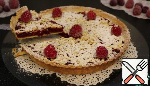Tender, thin, crispy dough and a lot of flavorful, bright, slightly sour filling! It's already quite summer-like!
