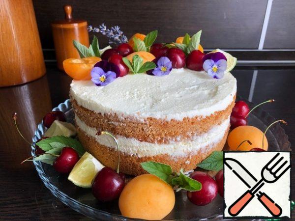 The cake has a very pleasant light aroma of lavender and refreshing sourness of blackberries.