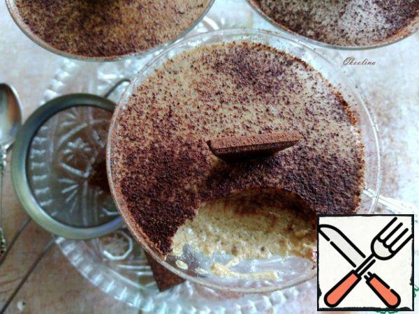 Here is such a dessert inside. We eat with a teaspoon!