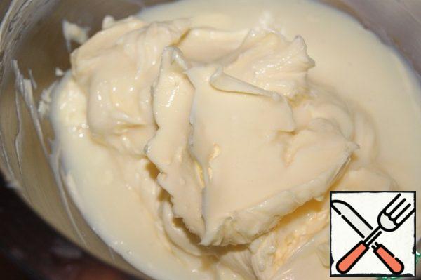 Cream:
We prepare immediately for 2 types of sweets, if you prepare one of them, then take only half of the specified weight of ingredients - 150 butter and 70 condensed milk.
Beat the butter at room temperature into a rich foam. Add condensed milk...