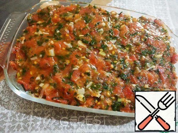 Fill everything with tomato sauce and send it to the oven preheated to 190 degrees for 35 minutes.