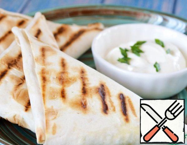 Crunchy Triangles of Pita Bread with Cottage Cheese Recipe