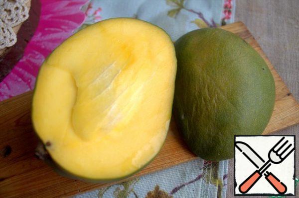 Mango was chosen milder, but I know that all the same in our stores do not compare the taste of mango with the real ones in exotic countries.