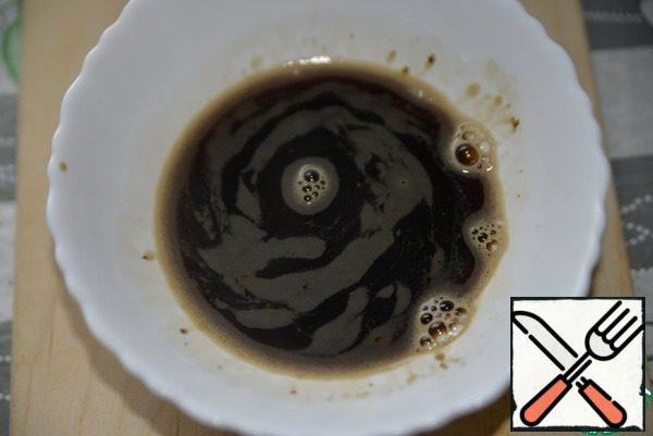 Brew coffee 1 teaspoon per 100 ml of boiling water. Let it cool.