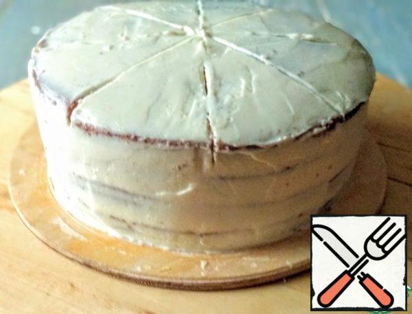 Line the cake with the remaining cream. I made incisions to make it easy to decorate the cake.