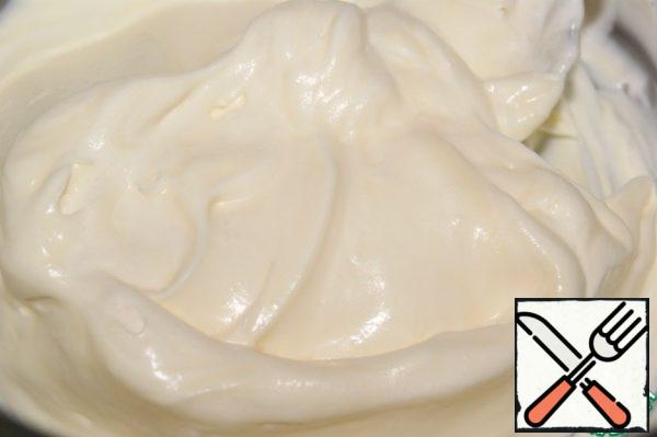 Cream:
Mash cream cheese with sugar and lemon juice. Whisk cream with sugar until stable peaks. Combine with the cheese mass. Cool in the refrigerator for 30 minutes.