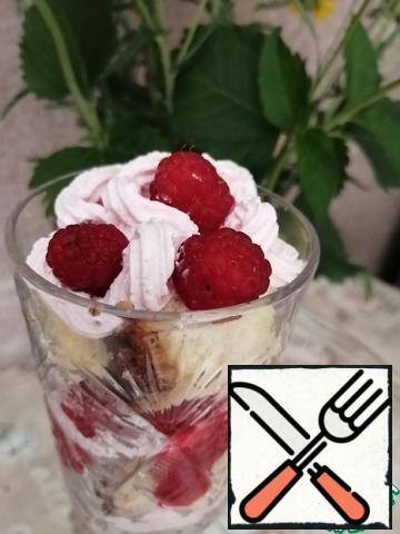 Top with cream and raspberries. Put it in the refrigerator for 1 hour.
