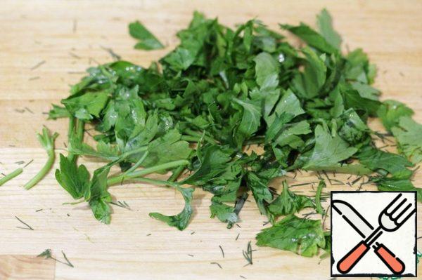 Wash the parsley, dry it and chop it coarsely.