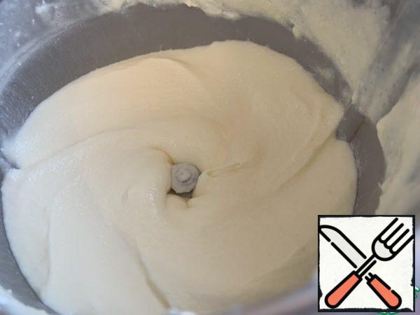 Continuing to beat, add flour and baking powder, knead a soft dough similar to cream.