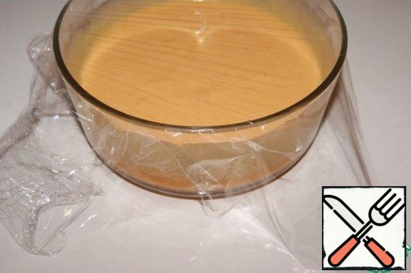 Pour the cream mixture into the mashed nectarines and mix well.
Cover with plastic wrap. Put in a microwave at 600 W and cook for 1 minute.