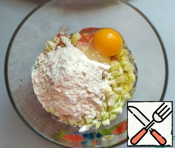 Add the egg, salt (1/4 tsp) and flour (2 tbsp). mix Well.