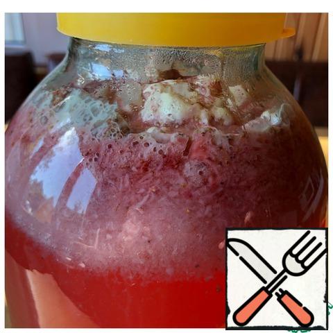 Here is such a fermentation in an hour.
P.S.: ready-made kvass is filtered through cheesecloth, bottled and stored in the refrigerator.