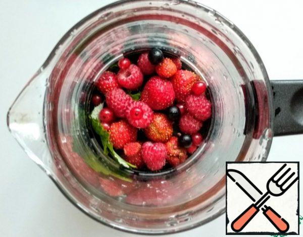 Add the washed berries.