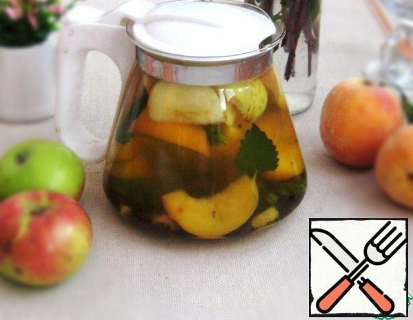 Add peach slices and ginger, cut into small pieces.  Pour boiling water over, stir and let cool.  For sweetness - add honey to taste.  Cooled tea is served with ice cubes.