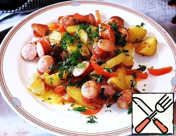 Potatoes with Hunting Sausages and Vegetables Recipe