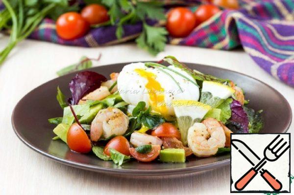Salad with Prawns, Avocado and poached Egg Recipe