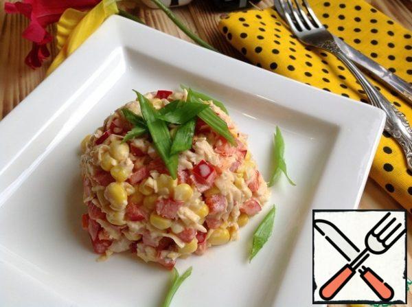 Season the salad with mayonnaise and mix. Top with green onions.