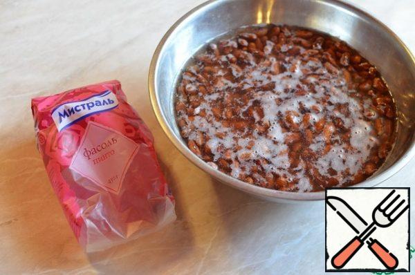 The beans must be soaked in cold water. I've done it since last night.