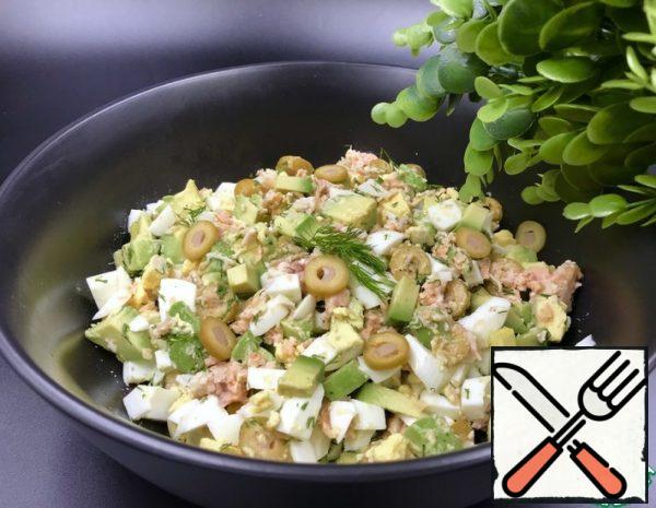 Salad with Avocado and canned Salmon Recipe