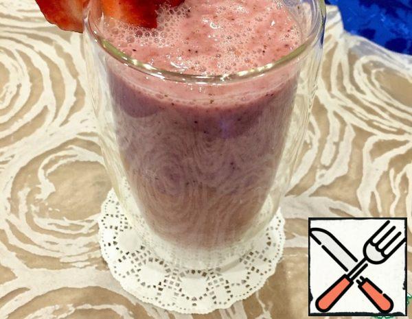 Strawberry and Kefir Smoothies Recipe