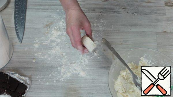 Scroll until the cheesecake becomes the desired roundness.