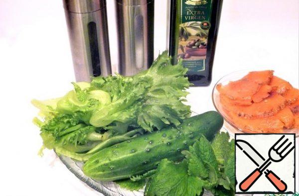 Salad products :
(trout of their own salting in spicy spices (salt+sugar+coriander + mustard grains).