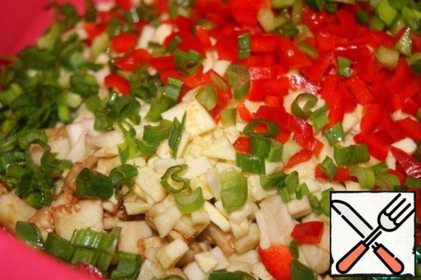 Filling:
Add chopped red pepper and green onion to the chopped vegetable pulp.
