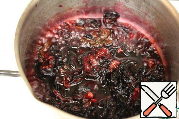 Add the hibiscus, reduce the heat and cook for 10-15 minutes.