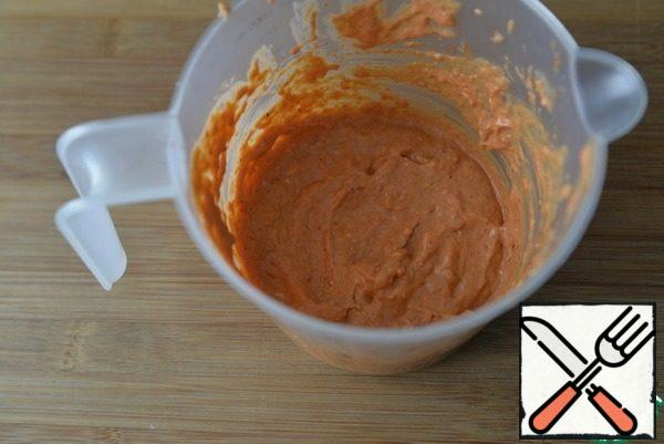 Ready cream put in the refrigerator. If you need to use it immediately, put it in the freezer for at least 15 minutes.