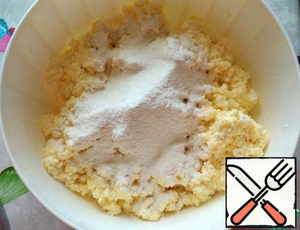 Sift the flour and mix.