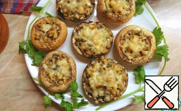 Mushrooms Stuffed with Cheese and Walnuts Recipe