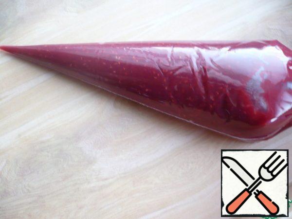 Transfer the puree to a cooking bag.