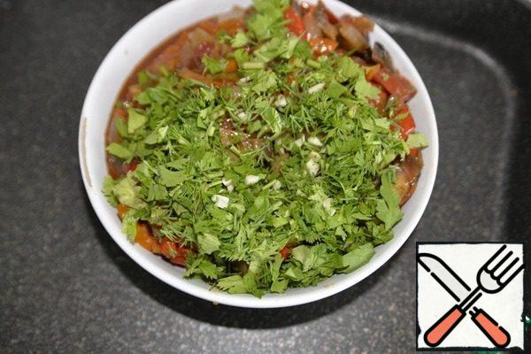 Serve the appetizer chilled. When serving, sprinkle with chopped garlic and herbs, I have dill and coriander.