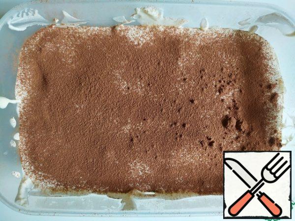 Take out and, before serving, sprinkle with cocoa.