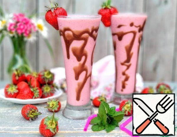 Strawberry-Mint Cocktail Recipe