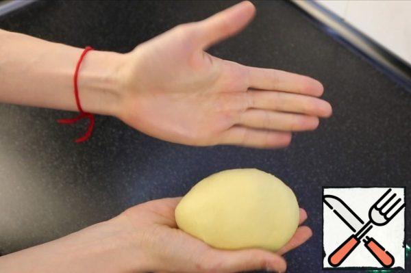 Here is such a dough should turn out. Smooth, soft, elastic, but not sticky. Very pleasant!