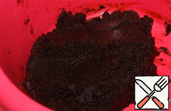 From the resulting mass, form 18 small cakes and send them to freeze well in the refrigerator.
