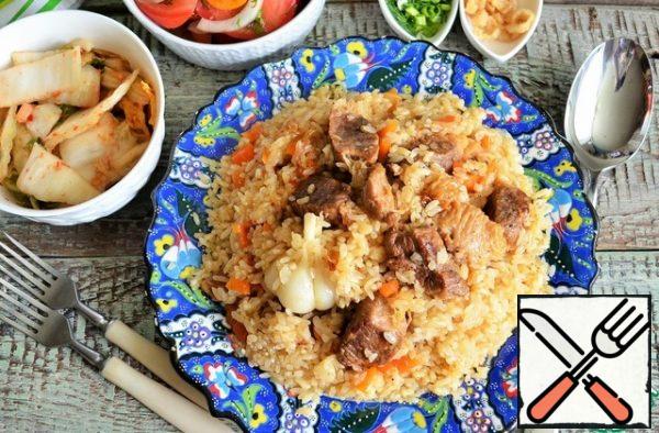 Serve hot with vegetable salads, spicy snacks.
At this point, if desired, add the chicken skin and sprinkle with chopped herbs.