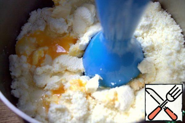 Add baking soda and coarse salt and beat with a blender.