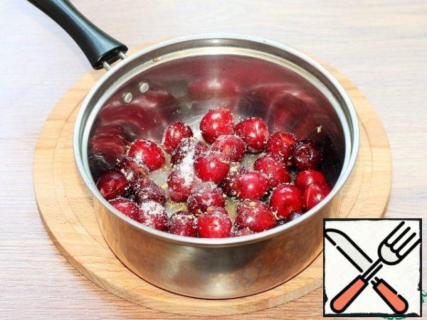 Mix the berries with the sugar, zest and water. Stir. Bring the mixture to a boil over a low heat.