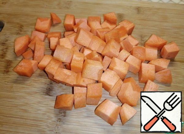 Dice the carrots.