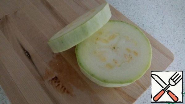 Add it to the onion in a saucepan, salt to taste and fry until ready as you like.