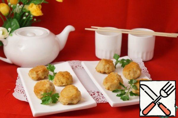 Fry quickly in a frying pan preheated with oil.
You can serve it with some spicy sauce or just sour cream.