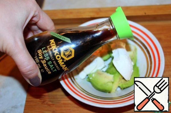 Add lemon juice and Naturally cooked light soy sauce.