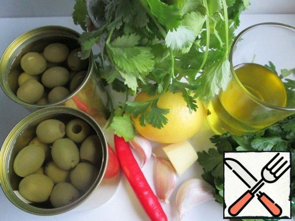 Products for cooking.
In one jar, the weight of olives without liquid is 110 g
Greens can be taken in equal quantities, and if you do not like coriander, you can cook without it.