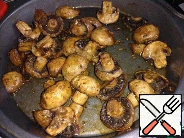 And here they are, Golden, tempting, juicy, fragrant, ready-to-eat mushrooms.