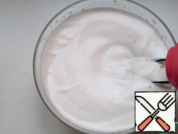 Beat eggs in a convenient way, foaming well,