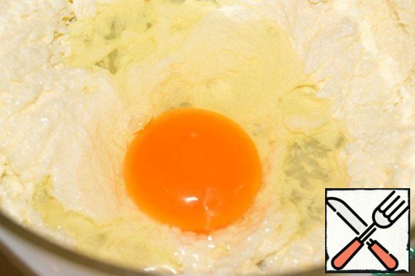 Cake:
Sift together the flour, baking powder and cocoa.
Beat the soft butter with sugar to a cream state, without ceasing to beat, add one egg at a time.