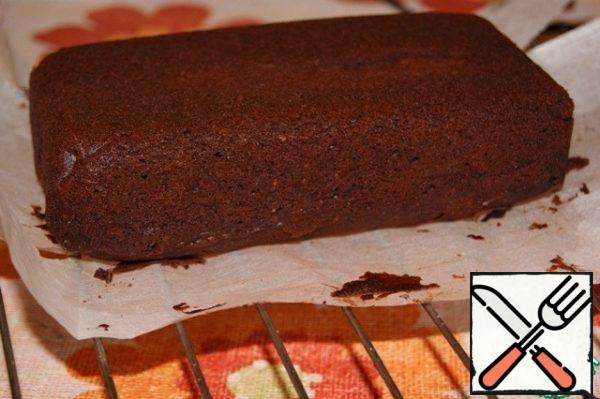 Ready to cool the cake on the grill.
